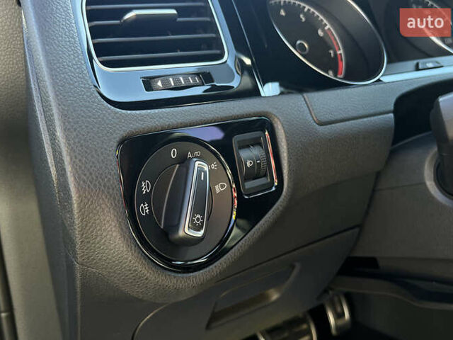 Черный Фольксваген Гольф, объемом двигателя 1.4 л и пробегом 179 тыс. км за 15300 $, фото 17 на Automoto.ua