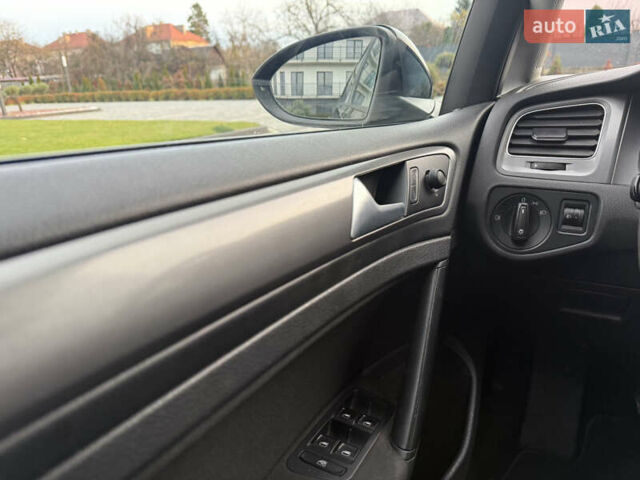 Черный Фольксваген Гольф, объемом двигателя 1.2 л и пробегом 185 тыс. км за 9700 $, фото 16 на Automoto.ua