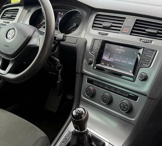 Черный Фольксваген Гольф, объемом двигателя 1.2 л и пробегом 185 тыс. км за 9700 $, фото 13 на Automoto.ua