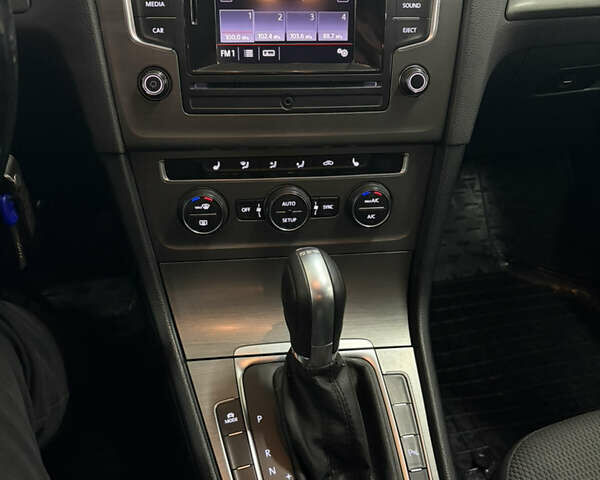 Чорний Фольксваген Гольф, об'ємом двигуна 1.97 л та пробігом 225 тис. км за 12300 $, фото 5 на Automoto.ua