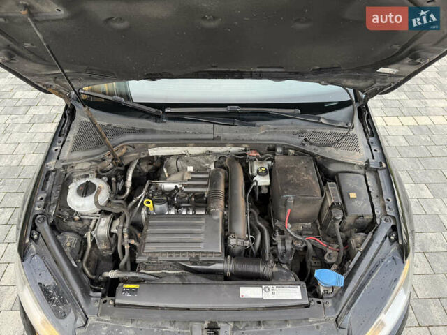 Черный Фольксваген Гольф, объемом двигателя 1.2 л и пробегом 185 тыс. км за 9700 $, фото 21 на Automoto.ua