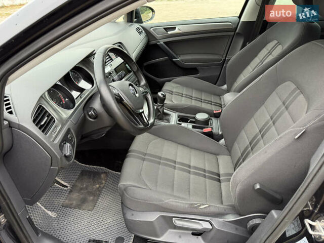 Черный Фольксваген Гольф, объемом двигателя 1.6 л и пробегом 248 тыс. км за 9000 $, фото 14 на Automoto.ua