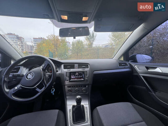 Черный Фольксваген Гольф, объемом двигателя 1.6 л и пробегом 272 тыс. км за 10000 $, фото 7 на Automoto.ua