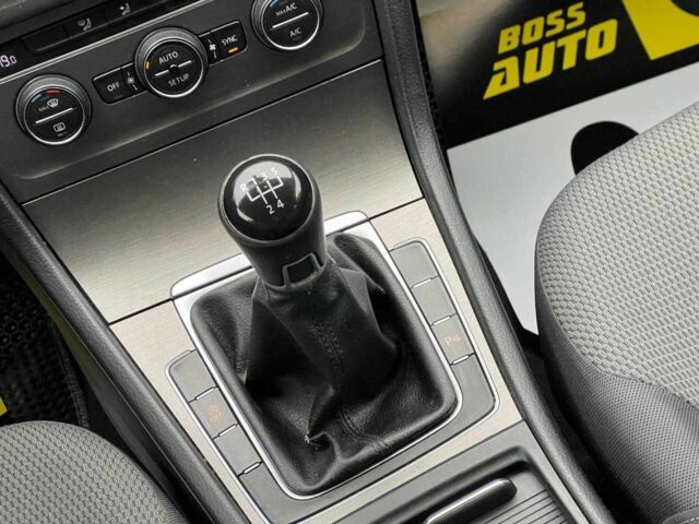 Черный Фольксваген Гольф, объемом двигателя 1.6 л и пробегом 186 тыс. км за 12700 $, фото 16 на Automoto.ua