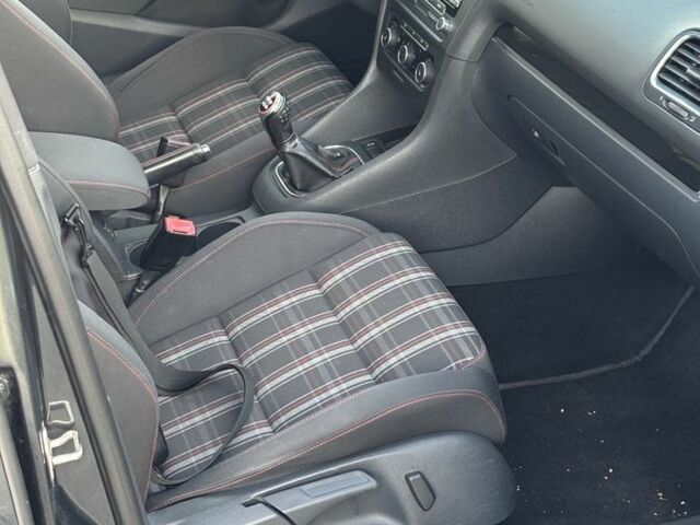 Чорний Фольксваген Гольф, об'ємом двигуна 2 л та пробігом 210 тис. км за 10999 $, фото 9 на Automoto.ua