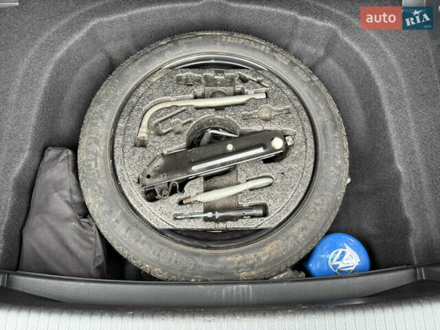 Черный Фольксваген Гольф, объемом двигателя 1.6 л и пробегом 248 тыс. км за 8700 $, фото 19 на Automoto.ua