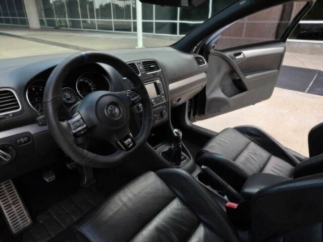 Черный Фольксваген Гольф, объемом двигателя 2 л и пробегом 83 тыс. км за 1900 $, фото 7 на Automoto.ua