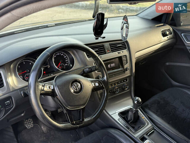 Черный Фольксваген Гольф, объемом двигателя 2 л и пробегом 361 тыс. км за 9600 $, фото 7 на Automoto.ua