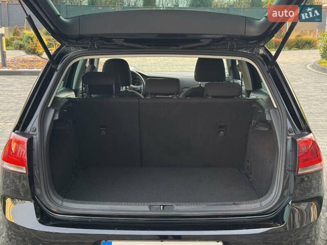 Черный Фольксваген Гольф, объемом двигателя 1.2 л и пробегом 185 тыс. км за 9700 $, фото 20 на Automoto.ua