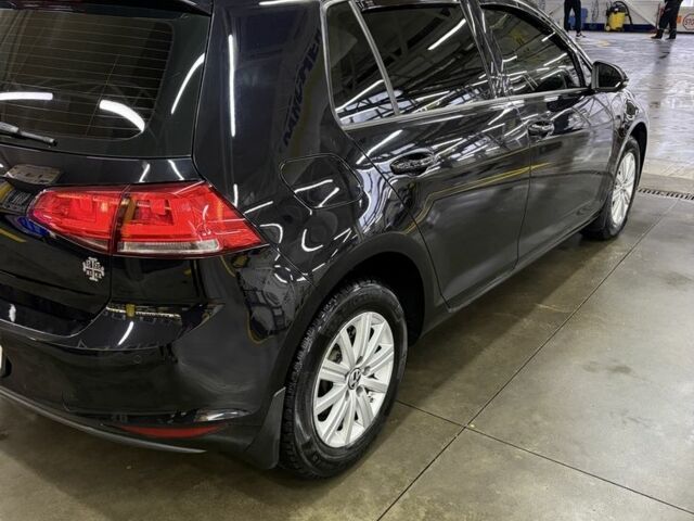 Фольксваген Гольф 2013 в Черновцах на Automoto.ua Черный Фольксваген Гольф, объемом двигателя 2 л и пробегом 217 тыс. км за 12700 $, фото 7 на Automoto.ua
