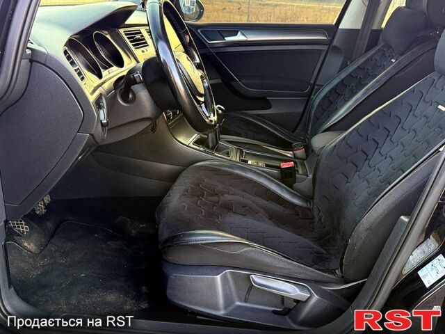 Черный Фольксваген Гольф, объемом двигателя 2 л и пробегом 361 тыс. км за 9600 $, фото 8 на Automoto.ua