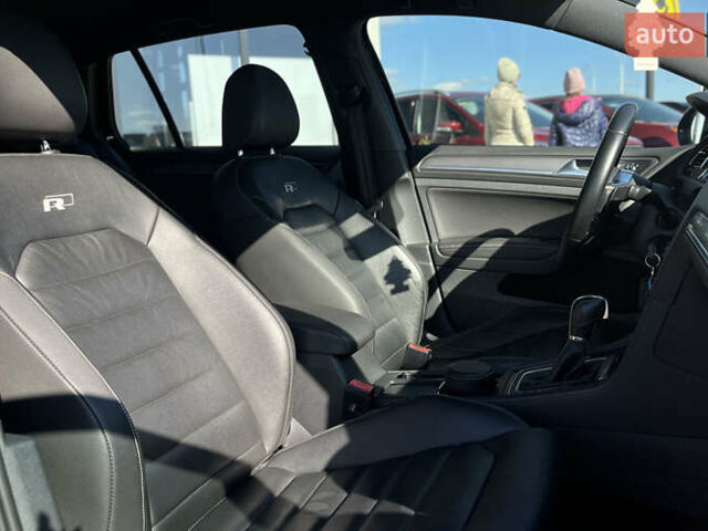 Черный Фольксваген Гольф, объемом двигателя 1.4 л и пробегом 179 тыс. км за 15300 $, фото 19 на Automoto.ua