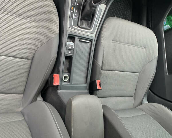 Чорний Фольксваген Гольф, об'ємом двигуна 1.6 л та пробігом 196 тис. км за 11500 $, фото 6 на Automoto.ua