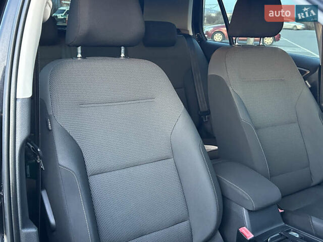 Чорний Фольксваген Гольф, об'ємом двигуна 1.4 л та пробігом 204 тис. км за 12399 $, фото 12 на Automoto.ua