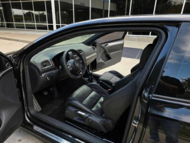 Черный Фольксваген Гольф, объемом двигателя 2 л и пробегом 83 тыс. км за 1900 $, фото 9 на Automoto.ua