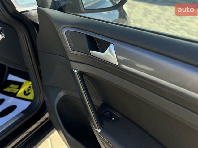 Черный Фольксваген Гольф, объемом двигателя 1.4 л и пробегом 179 тыс. км за 15300 $, фото 23 на Automoto.ua