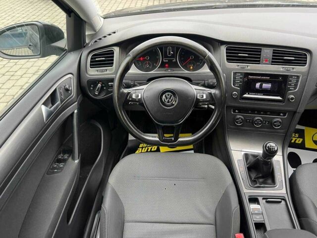 Черный Фольксваген Гольф, объемом двигателя 1.6 л и пробегом 186 тыс. км за 12700 $, фото 12 на Automoto.ua