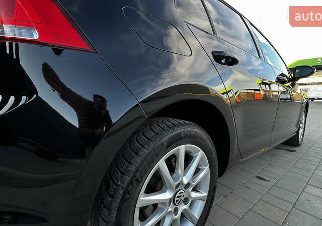 Черный Фольксваген Гольф, объемом двигателя 1.6 л и пробегом 258 тыс. км за 10300 $, фото 24 на Automoto.ua