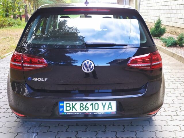 Черный Фольксваген Гольф, объемом двигателя 0 л и пробегом 112 тыс. км за 9250 $, фото 5 на Automoto.ua