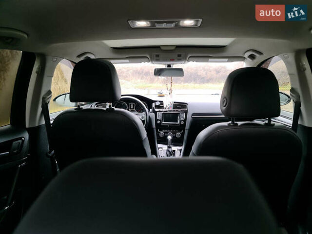 Черный Фольксваген Гольф, объемом двигателя 2 л и пробегом 217 тыс. км за 15000 $, фото 4 на Automoto.ua