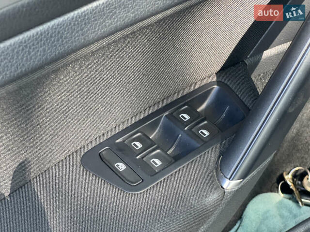 Чорний Фольксваген Гольф, об'ємом двигуна 1.6 л та пробігом 240 тис. км за 11600 $, фото 27 на Automoto.ua