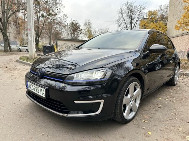 Черный Фольксваген Гольф, объемом двигателя 0 л и пробегом 105 тыс. км за 9600 $, фото 2 на Automoto.ua