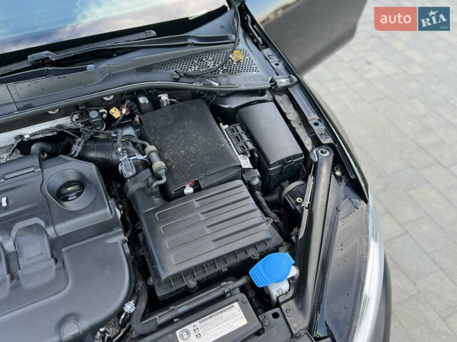 Черный Фольксваген Гольф, объемом двигателя 1.6 л и пробегом 258 тыс. км за 10300 $, фото 78 на Automoto.ua