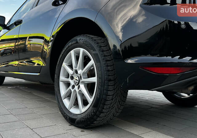 Черный Фольксваген Гольф, объемом двигателя 1.6 л и пробегом 258 тыс. км за 10300 $, фото 38 на Automoto.ua