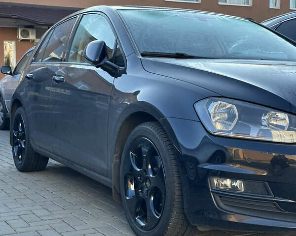 Черный Фольксваген Гольф, объемом двигателя 1.6 л и пробегом 299 тыс. км за 11500 $, фото 7 на Automoto.ua