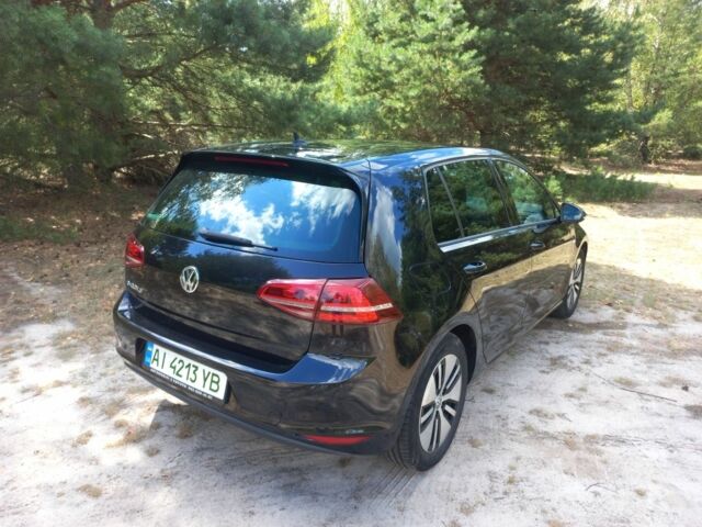 Черный Фольксваген Гольф, объемом двигателя 0 л и пробегом 126 тыс. км за 8900 $, фото 6 на Automoto.ua