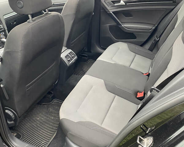 Черный Фольксваген Гольф, объемом двигателя 1.8 л и пробегом 152 тыс. км за 6700 $, фото 12 на Automoto.ua