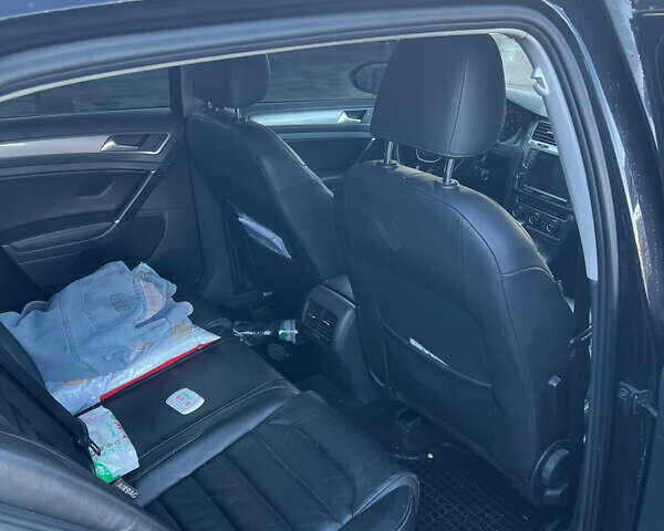 Черный Фольксваген Гольф, объемом двигателя 0 л и пробегом 221 тыс. км за 7500 $, фото 11 на Automoto.ua