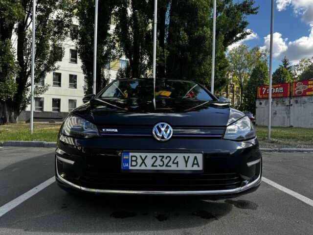 Черный Фольксваген Гольф, объемом двигателя 0 л и пробегом 141 тыс. км за 9100 $, фото 2 на Automoto.ua