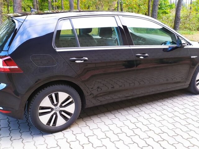 Черный Фольксваген Гольф, объемом двигателя 0 л и пробегом 112 тыс. км за 9250 $, фото 6 на Automoto.ua