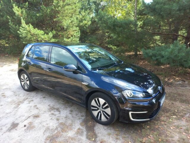 Черный Фольксваген Гольф, объемом двигателя 0 л и пробегом 126 тыс. км за 8900 $, фото 8 на Automoto.ua