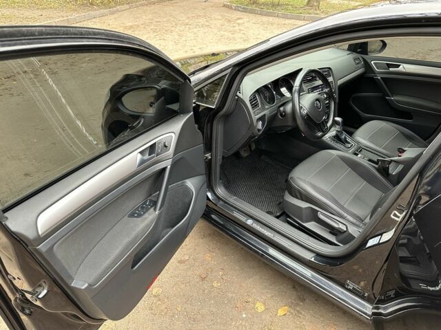 Черный Фольксваген Гольф, объемом двигателя 0 л и пробегом 105 тыс. км за 9600 $, фото 10 на Automoto.ua