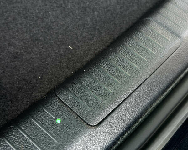 Черный Фольксваген Гольф, объемом двигателя 1.4 л и пробегом 203 тыс. км за 12200 $, фото 41 на Automoto.ua