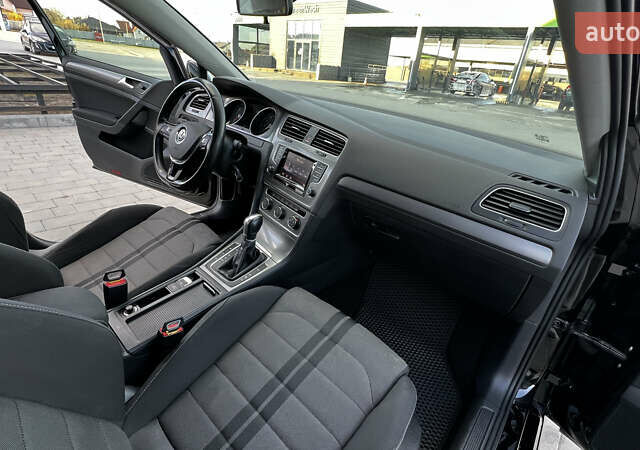 Черный Фольксваген Гольф, объемом двигателя 1.6 л и пробегом 258 тыс. км за 10300 $, фото 74 на Automoto.ua