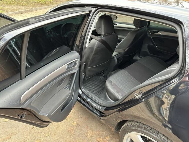 Черный Фольксваген Гольф, объемом двигателя 0 л и пробегом 105 тыс. км за 9600 $, фото 11 на Automoto.ua