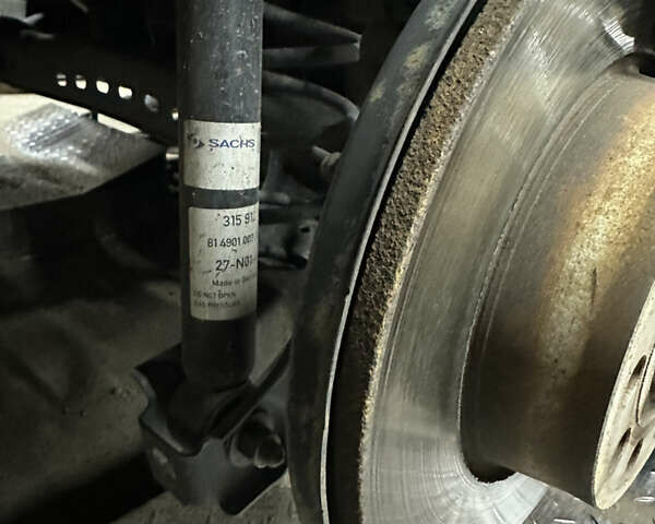 Черный Фольксваген Гольф, объемом двигателя 1.6 л и пробегом 299 тыс. км за 11500 $, фото 45 на Automoto.ua