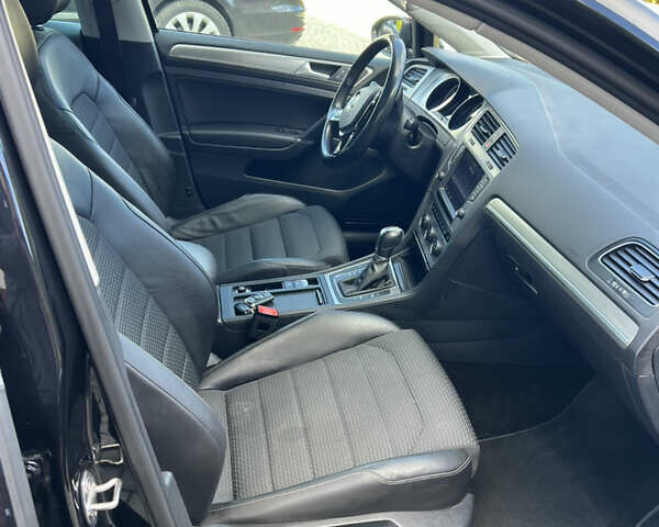 Черный Фольксваген Гольф, объемом двигателя 1.4 л и пробегом 203 тыс. км за 12200 $, фото 56 на Automoto.ua