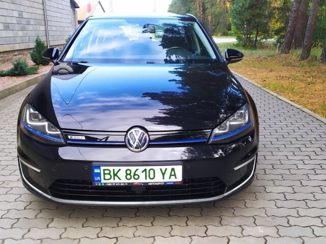 Черный Фольксваген Гольф, объемом двигателя 0 л и пробегом 112 тыс. км за 9250 $, фото 1 на Automoto.ua