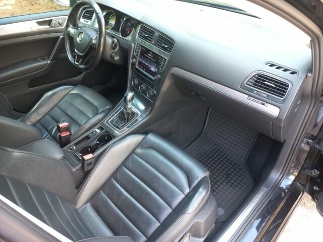 Черный Фольксваген Гольф, объемом двигателя 0 л и пробегом 126 тыс. км за 8900 $, фото 15 на Automoto.ua