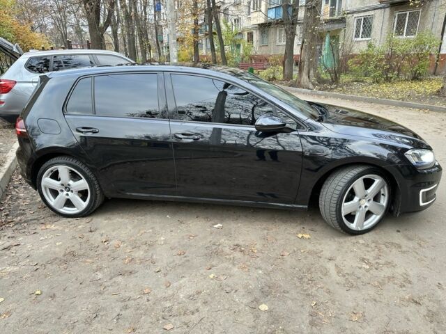 Черный Фольксваген Гольф, объемом двигателя 0 л и пробегом 105 тыс. км за 9600 $, фото 6 на Automoto.ua