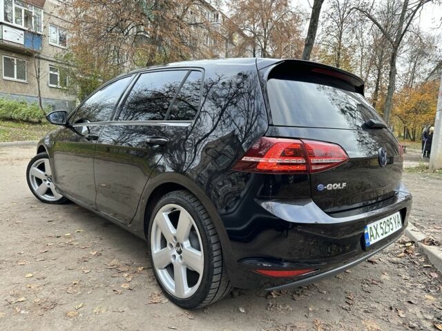 Черный Фольксваген Гольф, объемом двигателя 0 л и пробегом 105 тыс. км за 9600 $, фото 5 на Automoto.ua