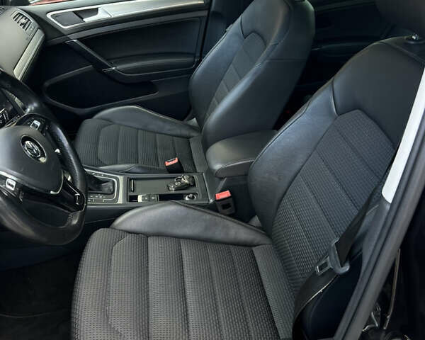 Черный Фольксваген Гольф, объемом двигателя 1.4 л и пробегом 203 тыс. км за 12200 $, фото 43 на Automoto.ua