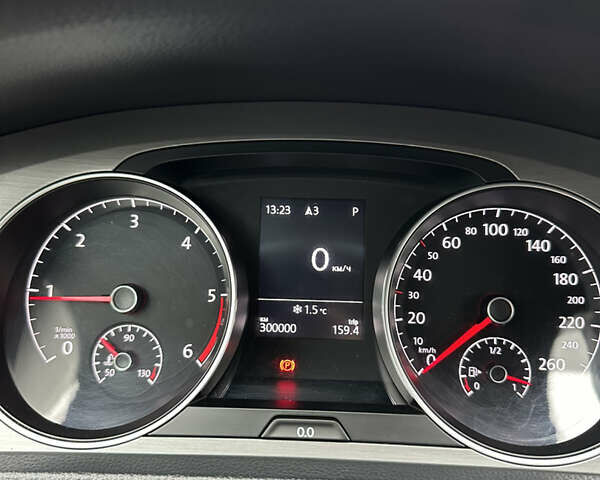 Черный Фольксваген Гольф, объемом двигателя 1.6 л и пробегом 299 тыс. км за 11500 $, фото 49 на Automoto.ua