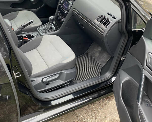 Черный Фольксваген Гольф, объемом двигателя 1.8 л и пробегом 152 тыс. км за 6700 $, фото 8 на Automoto.ua