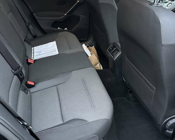 Черный Фольксваген Гольф, объемом двигателя 1.6 л и пробегом 299 тыс. км за 11500 $, фото 30 на Automoto.ua