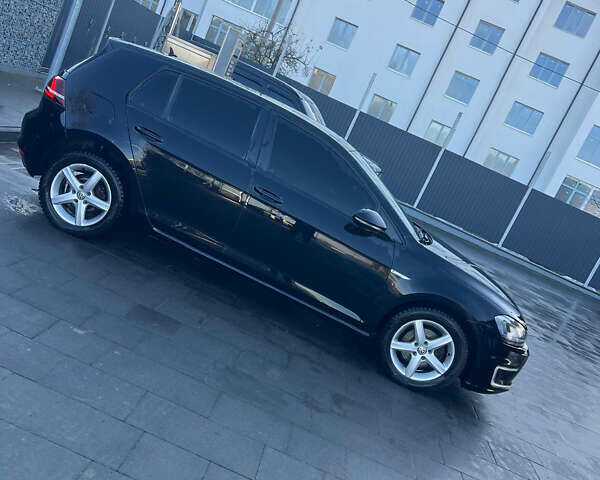 Черный Фольксваген Гольф, объемом двигателя 0 л и пробегом 221 тыс. км за 7500 $, фото 1 на Automoto.ua